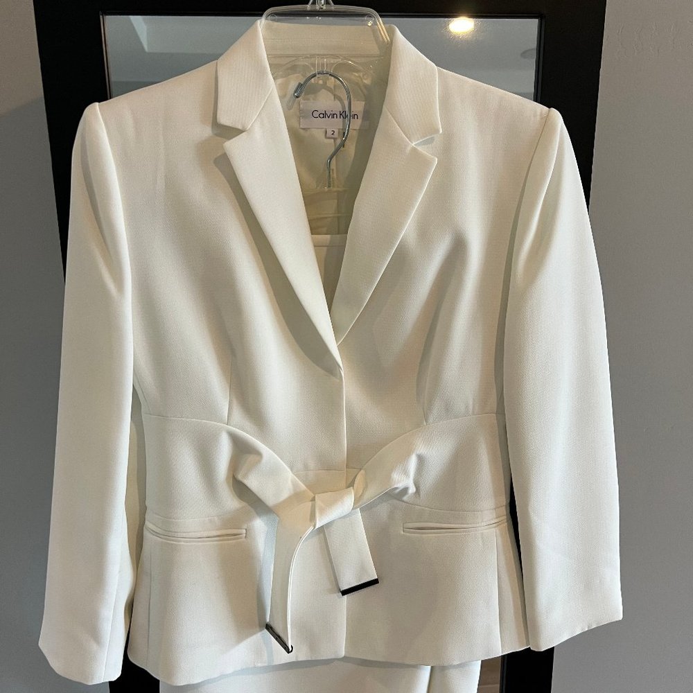 Calvin Klein Women's White Tie Front Skirt Suit, Size 2